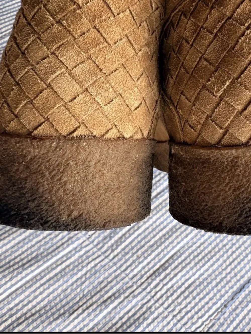 Bottega Veneta Men's Suede Chukka Boots in Camel Brown